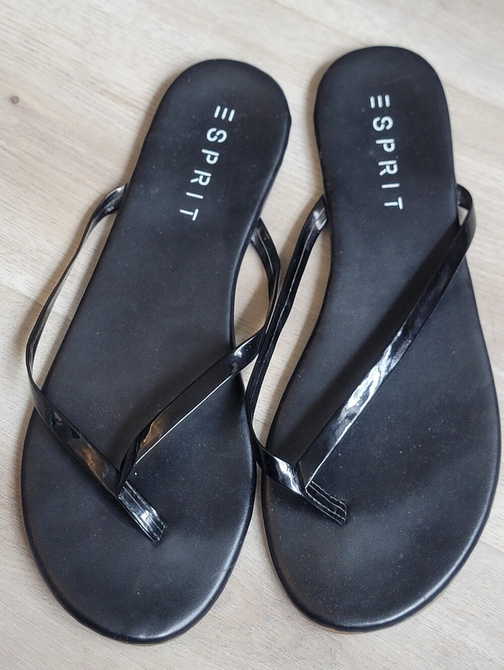 Esprit Black Women's Thin-Strap Flip Sandals
